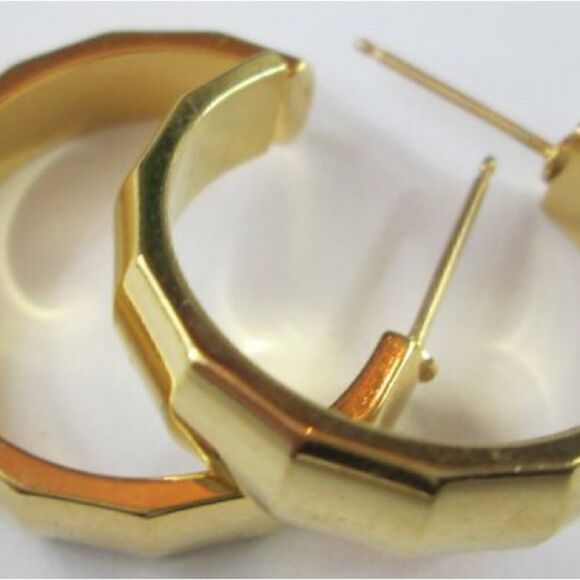 Vintage Paneled Design Gold Tone Hoop Earrings With Post Back for Pierced Ears. - Picture 6 of 7